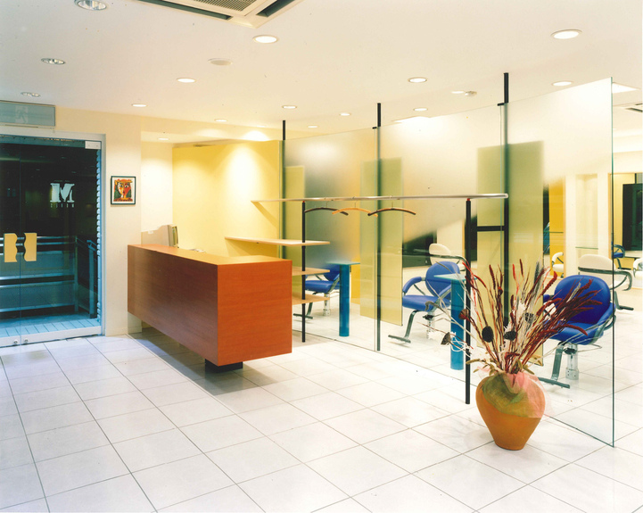 モアーズセンター中川店